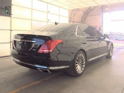 Used 2018 Genesis G90 3.3T Premium image 2