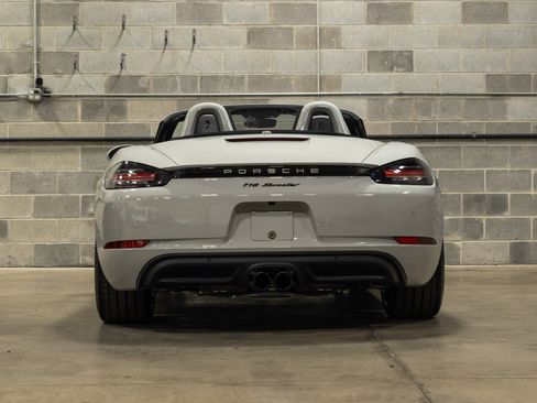 Used 2021 Porsche 718 Boxster RWD image 8