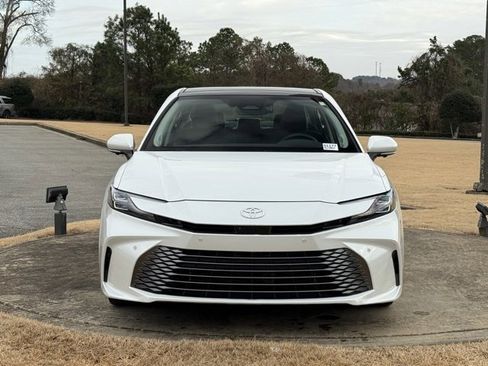 Used 2025 Toyota Camry XLE image 2