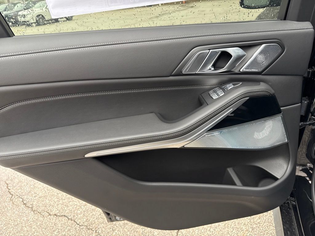New 2026 BMW ALPINA XB7 AWD/4WD image 21