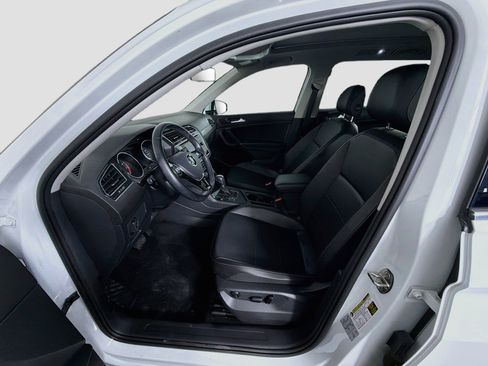 Used 2018 Volkswagen Tiguan SEL FWD image 13