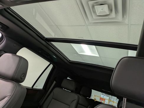 Used 2026 GMC Yukon Denali w/ Sun & Power Step Package AWD/4WD image 21