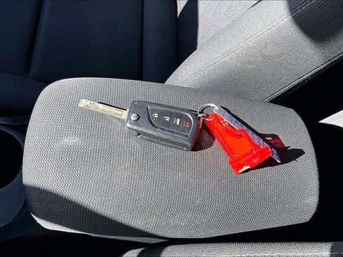 Used 2023 Toyota Corolla LE image 32