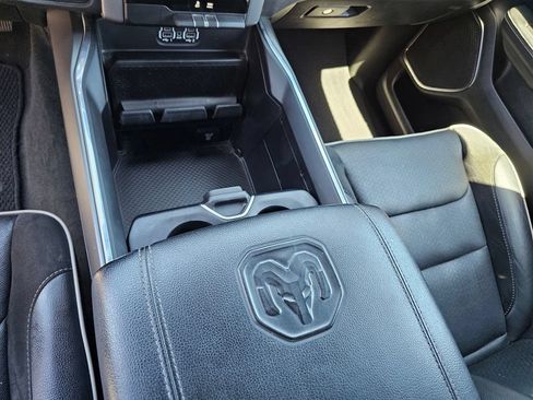 Used 2024 RAM 1500 Laramie AWD/4WD image 29