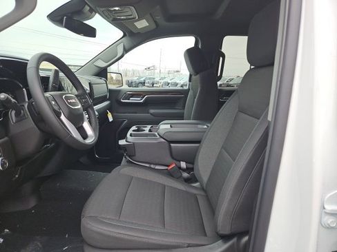 New 2026 GMC Sierra 1500 SLE image 13