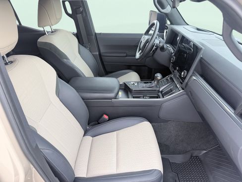 Used 2025 Lexus GX 550 image 58