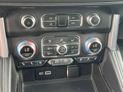 Used 2021 GMC Yukon XL SLT AWD/4WD image 33