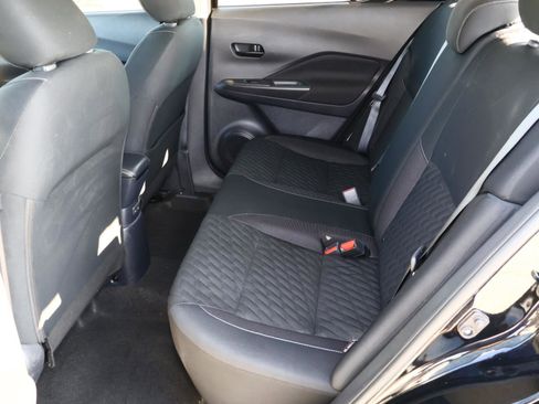 Used 2022 Nissan Kicks S image 19