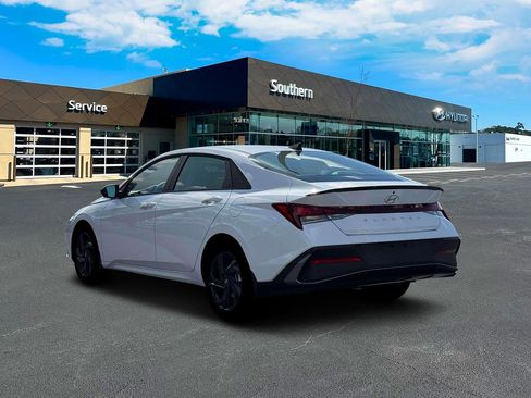 New 2026 Hyundai Elantra Sport FWD image 5