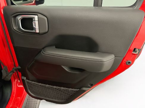 Used 2022 Jeep Wrangler Sahara w/ Cold Weather Group image 31