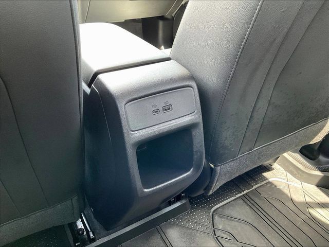Used 2025 Chevrolet Trax LT w/ LT Convenience Package FWD image 12