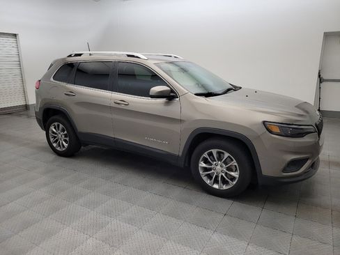Used 2019 Jeep Cherokee Latitude Plus image 11