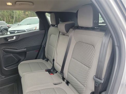 Used 2020 Ford Escape SE image 11