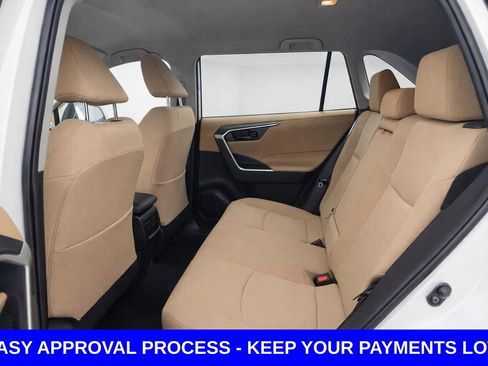 Used 2021 Toyota RAV4 LE AWD/4WD image 10