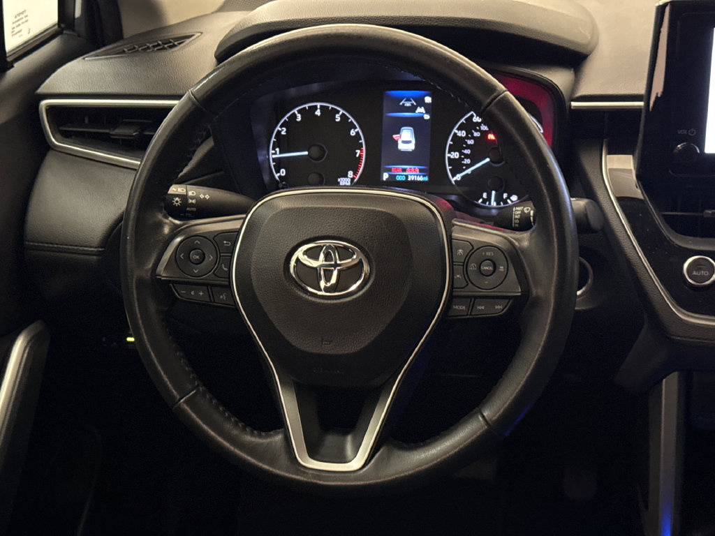 Used 2023 Toyota Corolla Cross LE FWD image 13