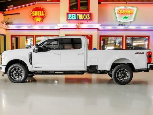 Used 2023 Ford F250 XLT w/ XLT Premium Package AWD/4WD image 13
