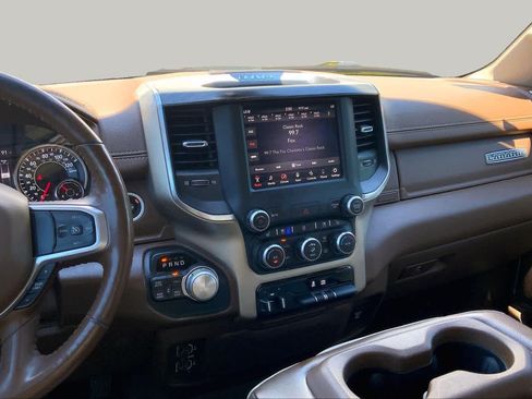 Used 2019 RAM 1500 Laramie AWD/4WD image 7