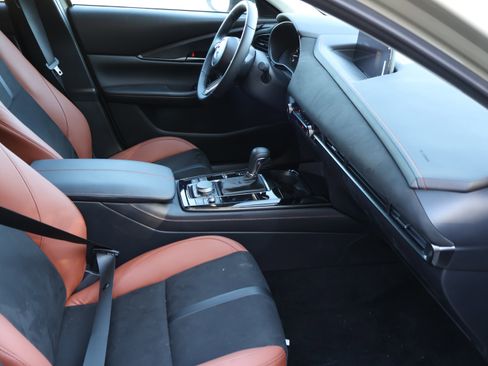 Certified 2025 MAZDA CX-30 Carbon image 11