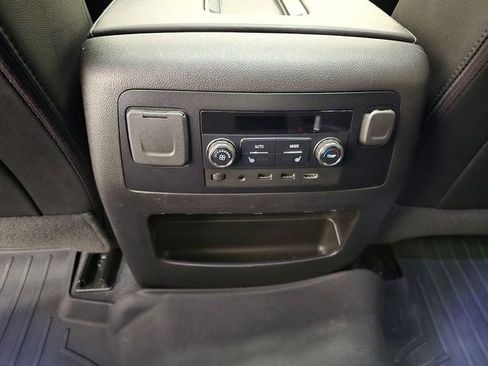 Used 2019 GMC Yukon SLT w/ Graphite Performance Edition AWD/4WD image 34