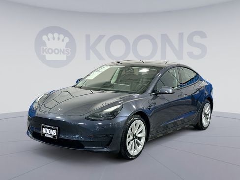 Used 2022 Tesla Model 3 Long Range image 1