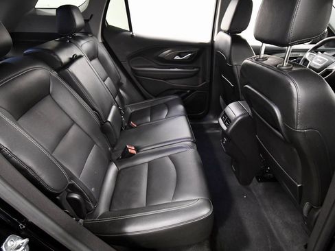 Used 2024 GMC Terrain SLT image 18