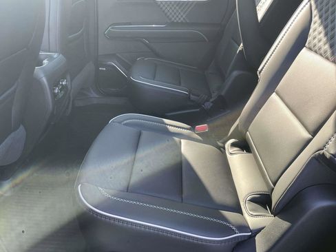 New 2026 GMC Acadia Denali w/ Super Cruise Package FWD image 5