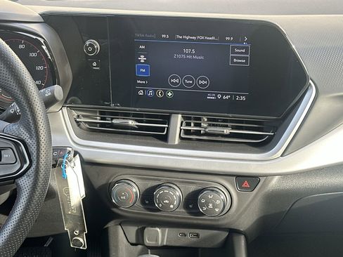Used 2024 Chevrolet Trax RS image 25