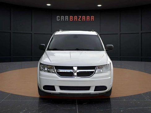 Used 2018 Dodge Journey SE image 3