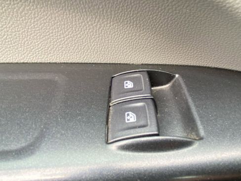 Used 2022 Chevrolet Colorado W/T w/ WT Convenience Package AWD/4WD image 31