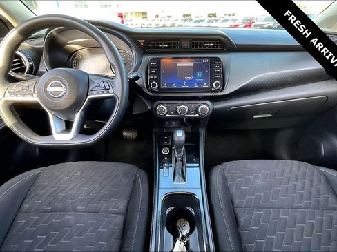 Used 2023 Nissan Kicks SV image 7
