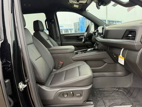 New 2026 Chevrolet Suburban LT w/ Comfort Package image 33