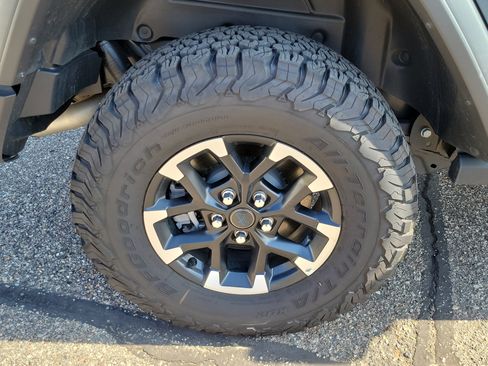 Used 2025 Jeep Wrangler Unlimited Rubicon 4xe w/ Safety Group AWD/4WD image 5
