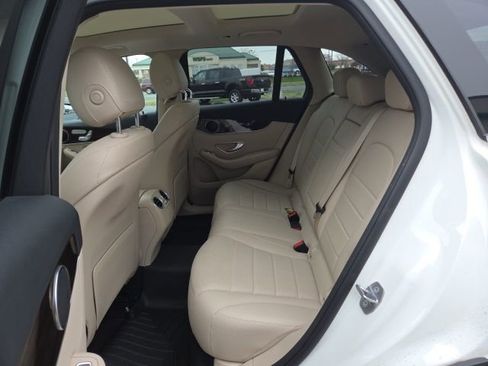 Used 2019 Mercedes-Benz GLC 300 4MATIC image 12