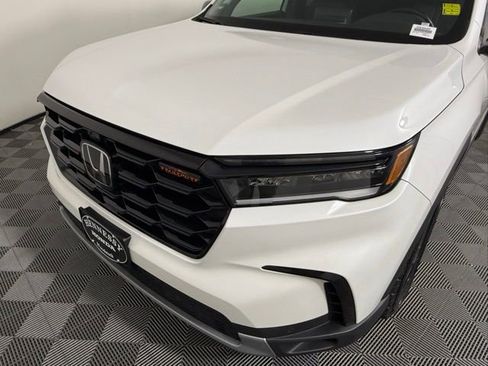 Used 2024 Honda Pilot TrailSport image 10