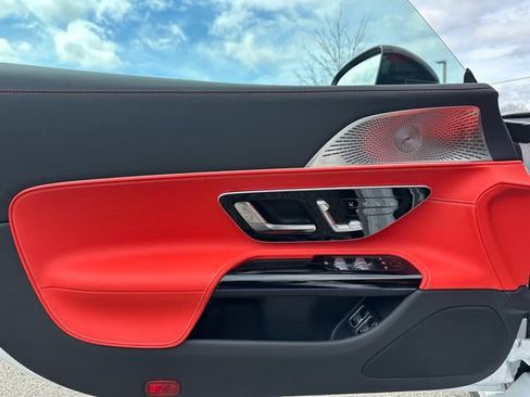 New 2026 Mercedes-Benz SL 63 AMG S e Performance 4MATIC image 17