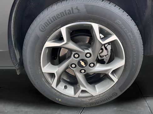 Used 2025 Chevrolet Trax LT w/ LT Convenience Package FWD image 20