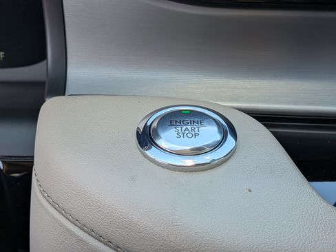 Used 2023 Lincoln Aviator 2WD w/ Premium Package image 30