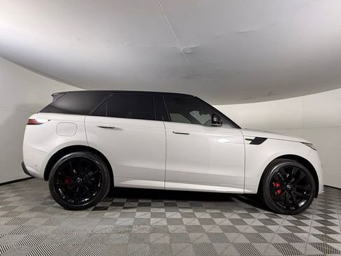Used 2024 Land Rover Range Rover Sport Dynamic SE AWD/4WD image 9