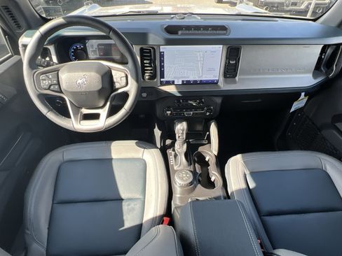 New 2024 Ford Bronco Outer Banks w/ Sasquatch Package image 23