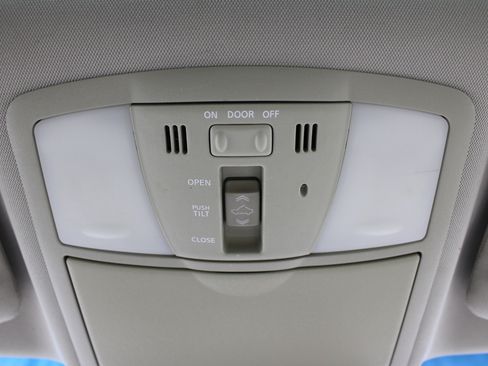 Used 2012 Nissan Murano SL FWD image 18