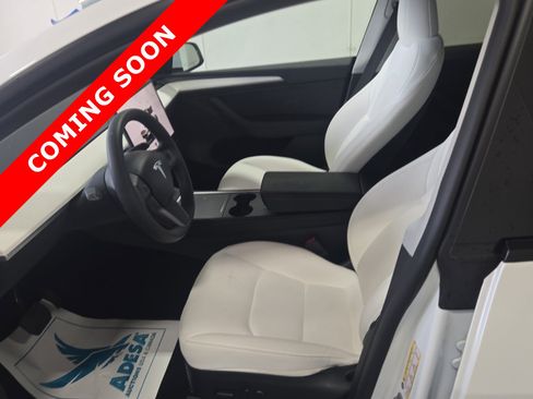 Used 2023 Tesla Model Y 2WD image 5