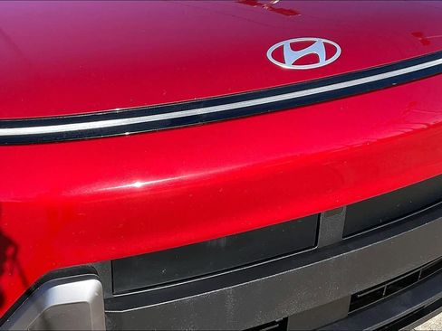 Certified 2025 Hyundai Kona SEL image 28