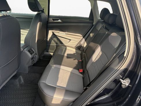 Certified 2026 Volkswagen Taos SE AWD/4WD image 16