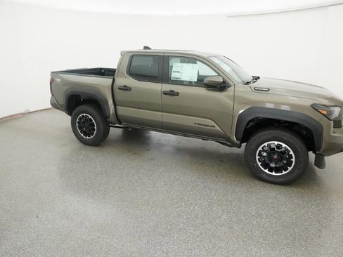 New 2025 Toyota Tacoma TRD Off-Road AWD/4WD image 12