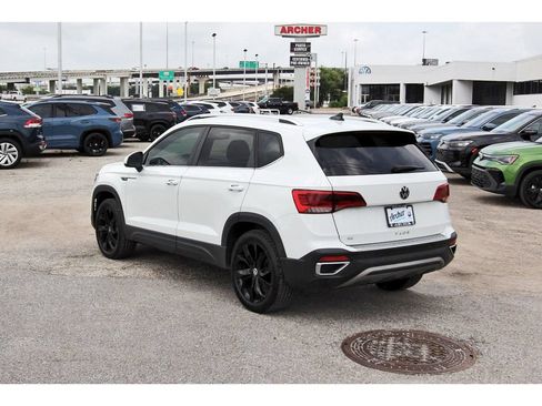Used 2023 Volkswagen Taos SE FWD image 5