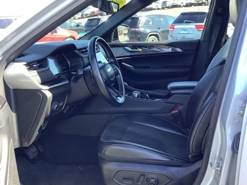 Certified 2021 Jeep Grand Cherokee L Laredo image 12