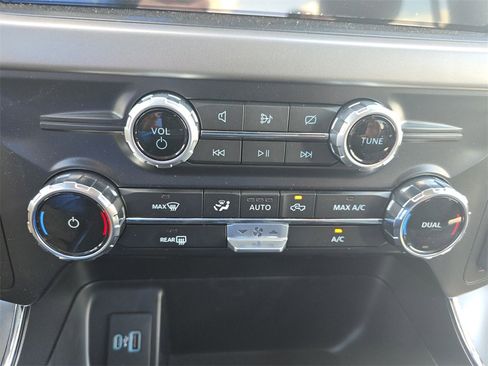 Used 2024 Ford F150 XLT w/ FX4 Off-Road Package image 19