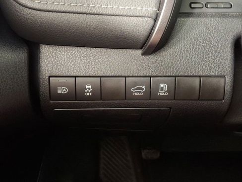 Used 2019 Toyota Camry SE FWD image 32