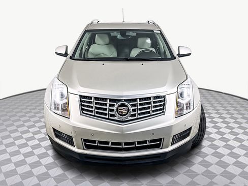 Used 2016 Cadillac SRX Luxury image 2