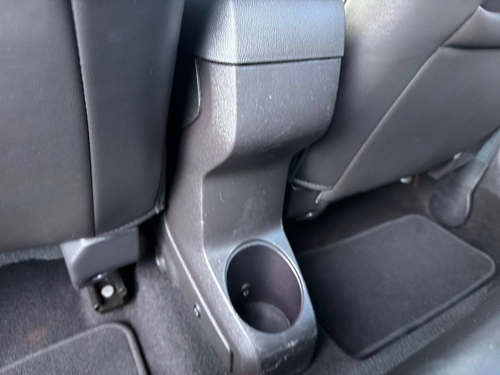 Used 2010 Ford Focus SEL FWD image 17